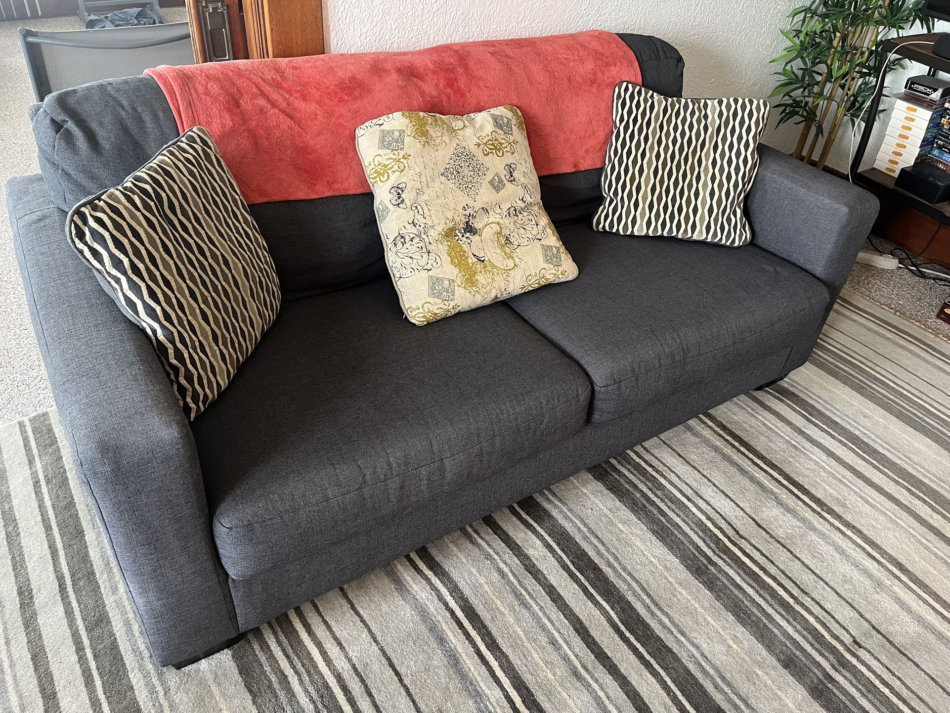 Couch - 2/3 Seater