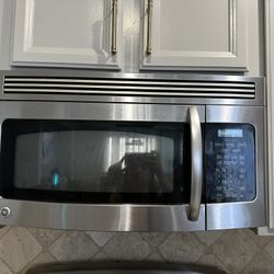 GE Over-the-Range Microwave – Works Great
