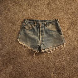Women's Levi's size 28