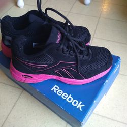 Reebok Steel Toe Work Shoes Women 8.5 Mint Condition .Zapatos Con Casquillo Reebok Como Nuevos Para El Trabajo De Fabrica.