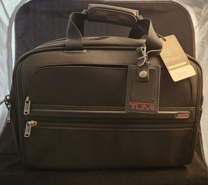 Tumi Ballistic Nylon Luggage International Carry On And Tote New With Tags