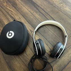 Headphones: Beats Solo 3