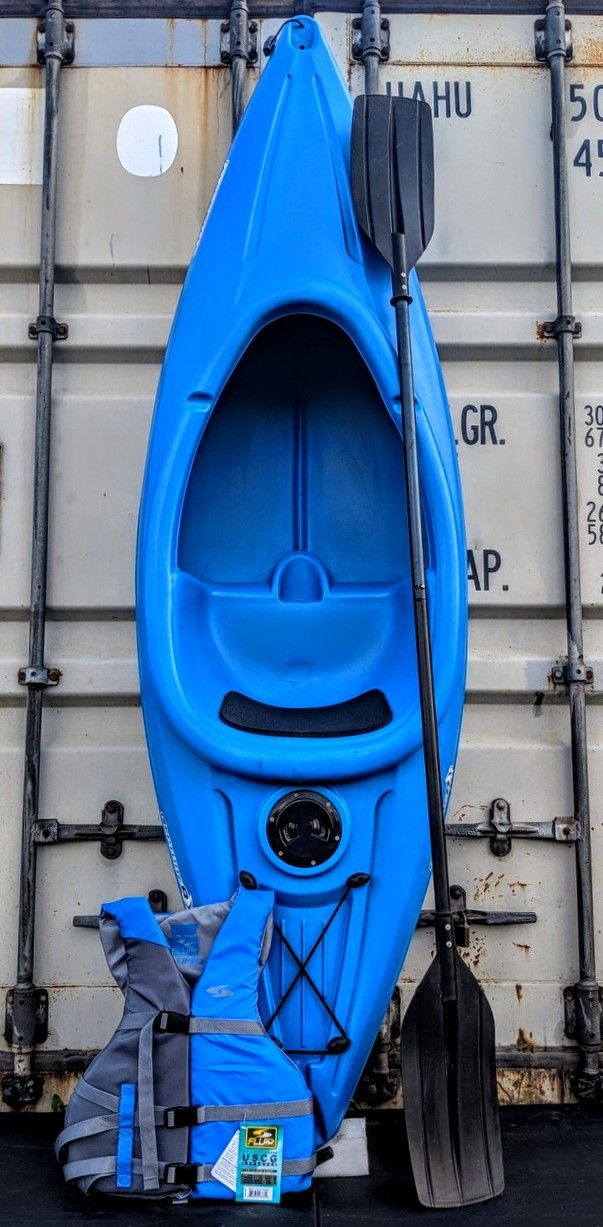 Guidesman Neptune 8 Beginner Kayak with Accessories
