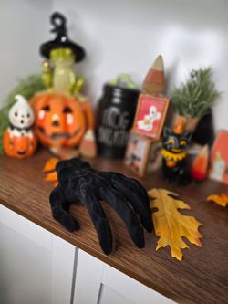 Halloween foam hand