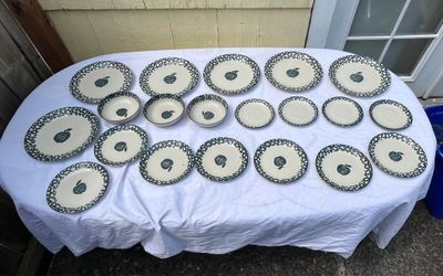 Set of 20 Tienshan Folkcraft Apple Plates And Bowls