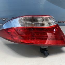 2015-2017 TOYOTA CAMRY LH OUTER TAIL LIGHT 