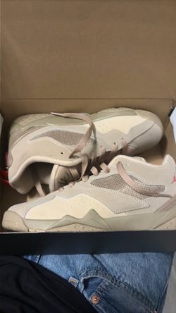 Air Jordan Low-Top Sneakers Beige/Pink