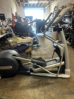 🏋️ Precor 815 EFX Commercial Elliptical – Great Working Condition!
