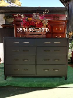 Dresser