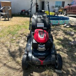 onda HRX Self Propelled Lawn Mower with Select Drive 200cc Honda GVC200 Engine 21in. Deck Model HRX21K6VKAD for Sale in Bakersfield CA OfferUp