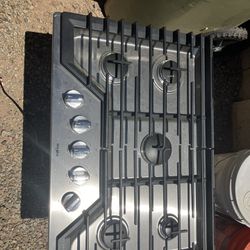 Brand New Whirlpool Gas Counter Top Stove
