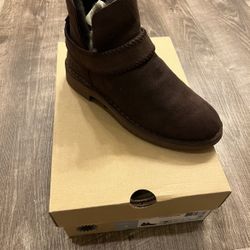 New Ugg Mckay Chocolate Size 7