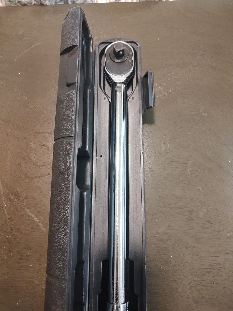 Pittsburgh Torque Wrench 18"