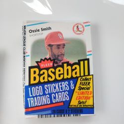 1988 Fleer Baseball Sealed Cello Pack -  Ozzie Smith On Top  - JPC (includes total of 28 cards + 2 stickers) - New!