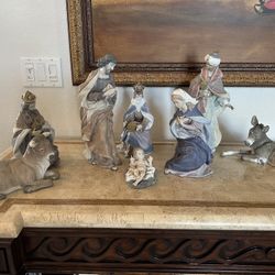 Lladro Nativity Set - 8 Pieces