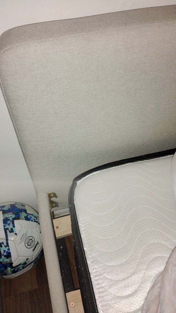 Twin Bed And Mattress