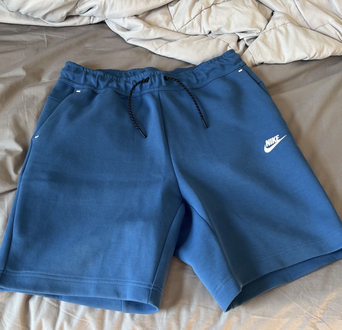 Nike Tech Shorts 
