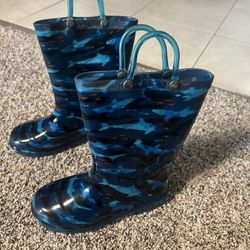 Western Chief Kids Light Up Rain Boots With Handles for Easy On and Off. Size 11