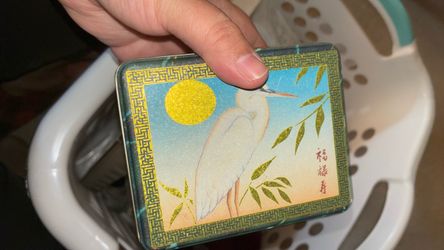 Empty tin