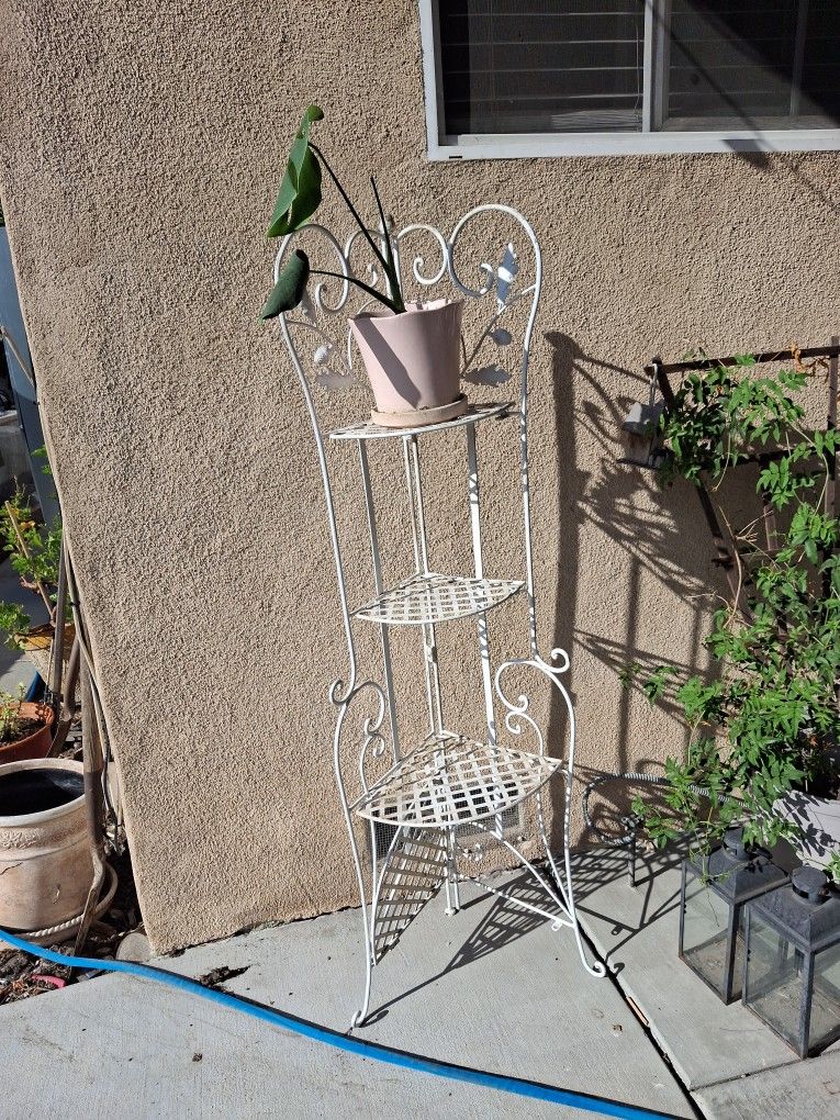 Metal Plant Stand