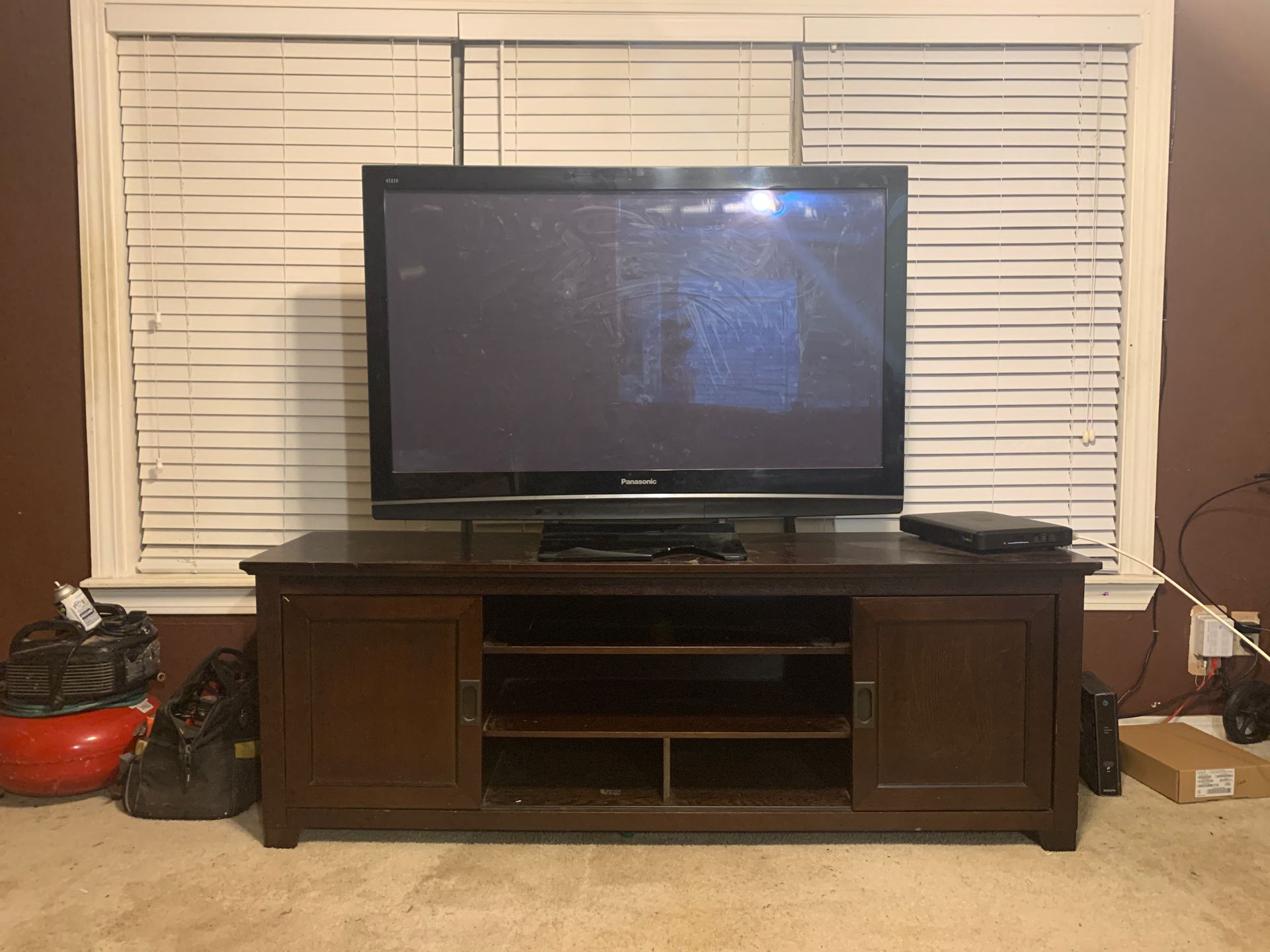 Panasonic tv with tv stand