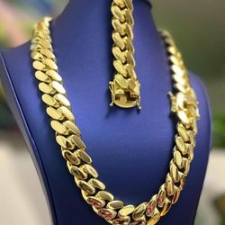 24MM Cuban Link Set 14k Gold Plated Doesn't Loses Color 
