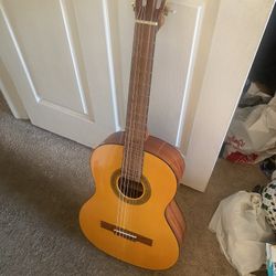 Lucero Guitar  CL 100