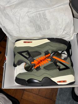 Undefeated Jordan 4s sz 9
