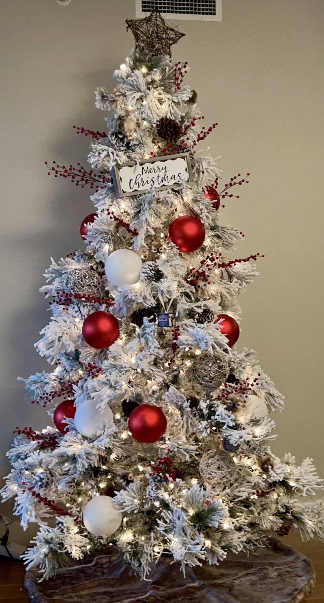 Beautiful Christmas Tree With Ornaments