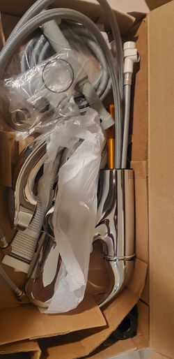 30.00 KItchen Faucet Moen Brecklyn 87557 Brand new in the Box