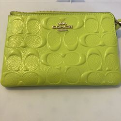 Wristlet Coach 👜