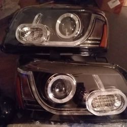 VLAND Custom Headlights For Toyota 