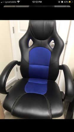 Open Floor Model Blue Gaming chair