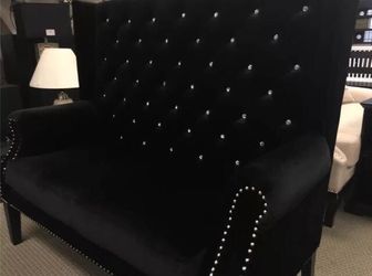 BRAND NEW LOVE SEAT CHAIR