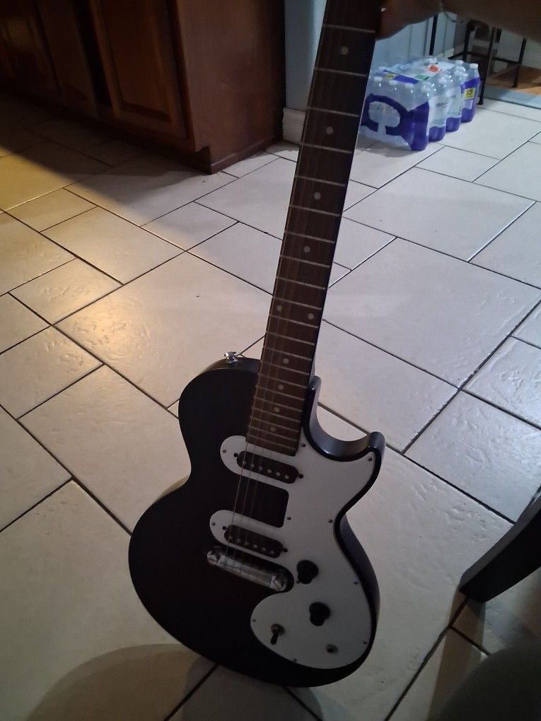 Black And White Epiphone Les Paul SL