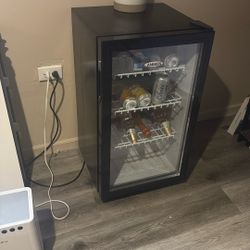 Mini Fridge (black)