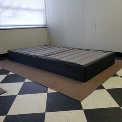 Twin size bed frame - can DELIVER almost anywhere for $20 extra - gently used and in very good condition 😍