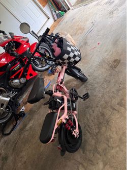 Pink “Eclio” electric bike