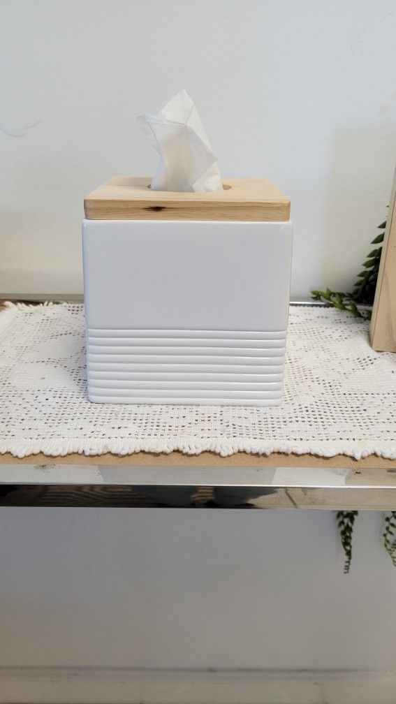 Tissue Box Holder 