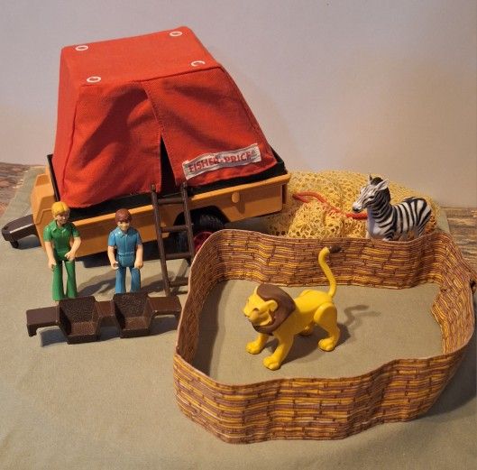Vintage FISHER-PRICE Safari Adventure Series Playset-1975