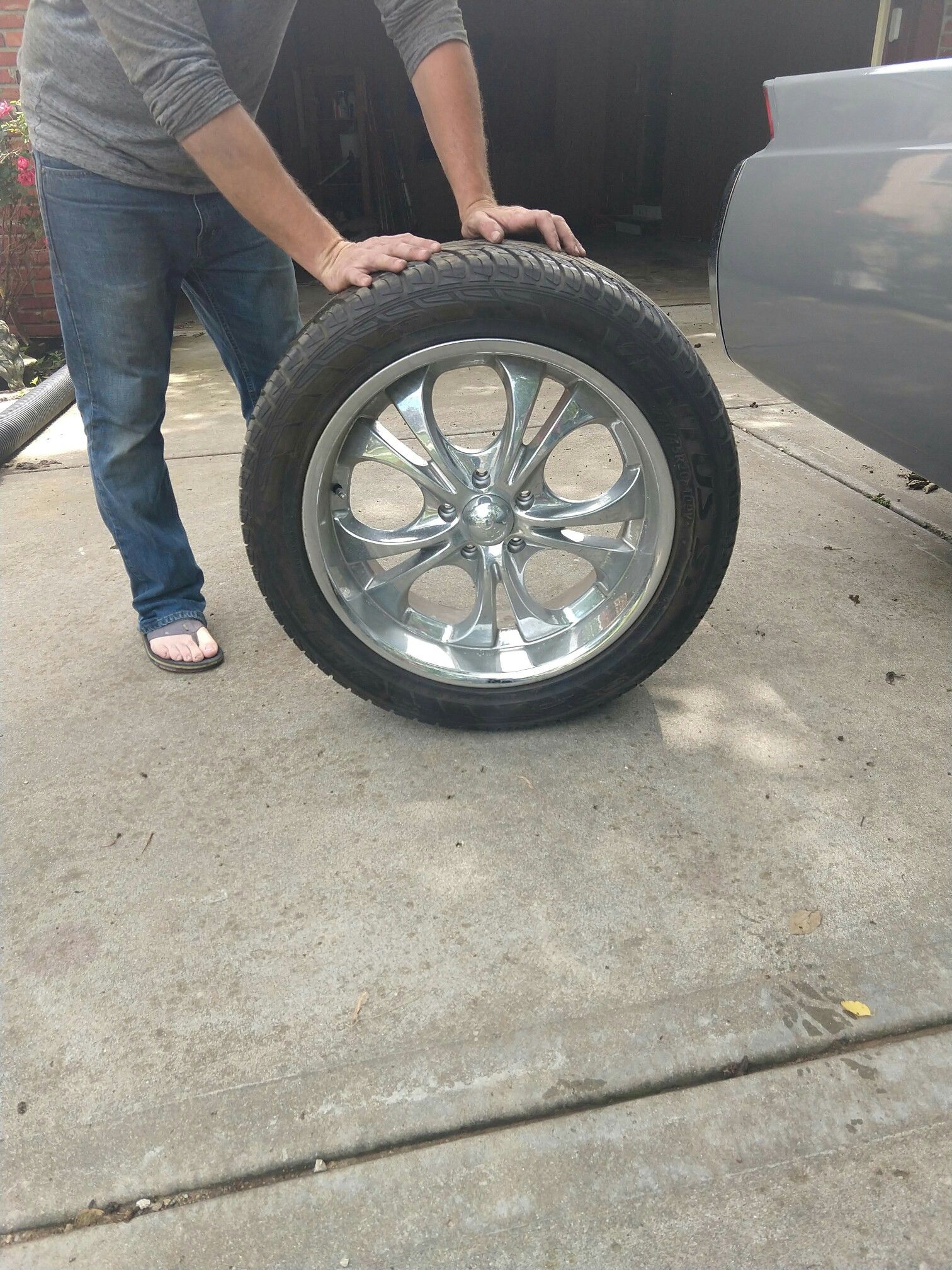Boss 304 20 inch rims w/tires