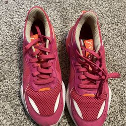 Pink puma shoes 