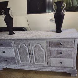 Gorg Gray Velvet Dresser  W/ 2 Matching Nightstands! Large Crystal Gray Pull Knobs $300 