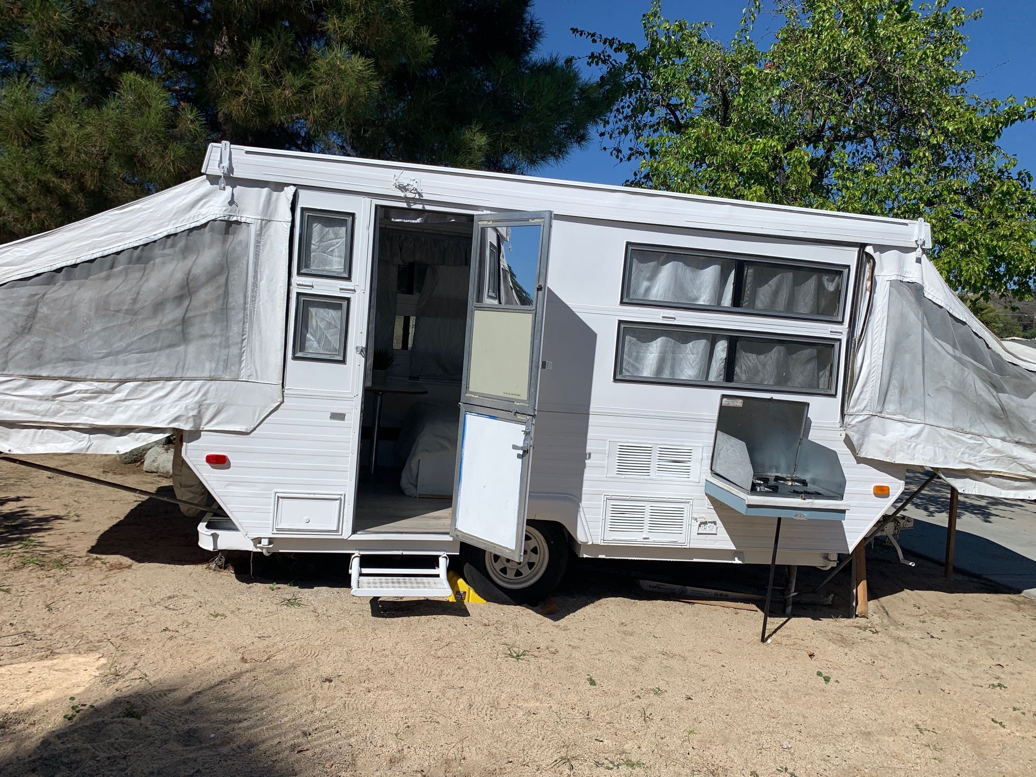 1991 Palomino Pop Up Camper For 6 People