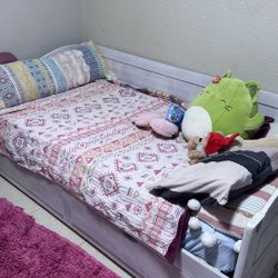 Pull Out Bed With Storage