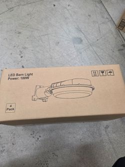 4 pack 100W barn light