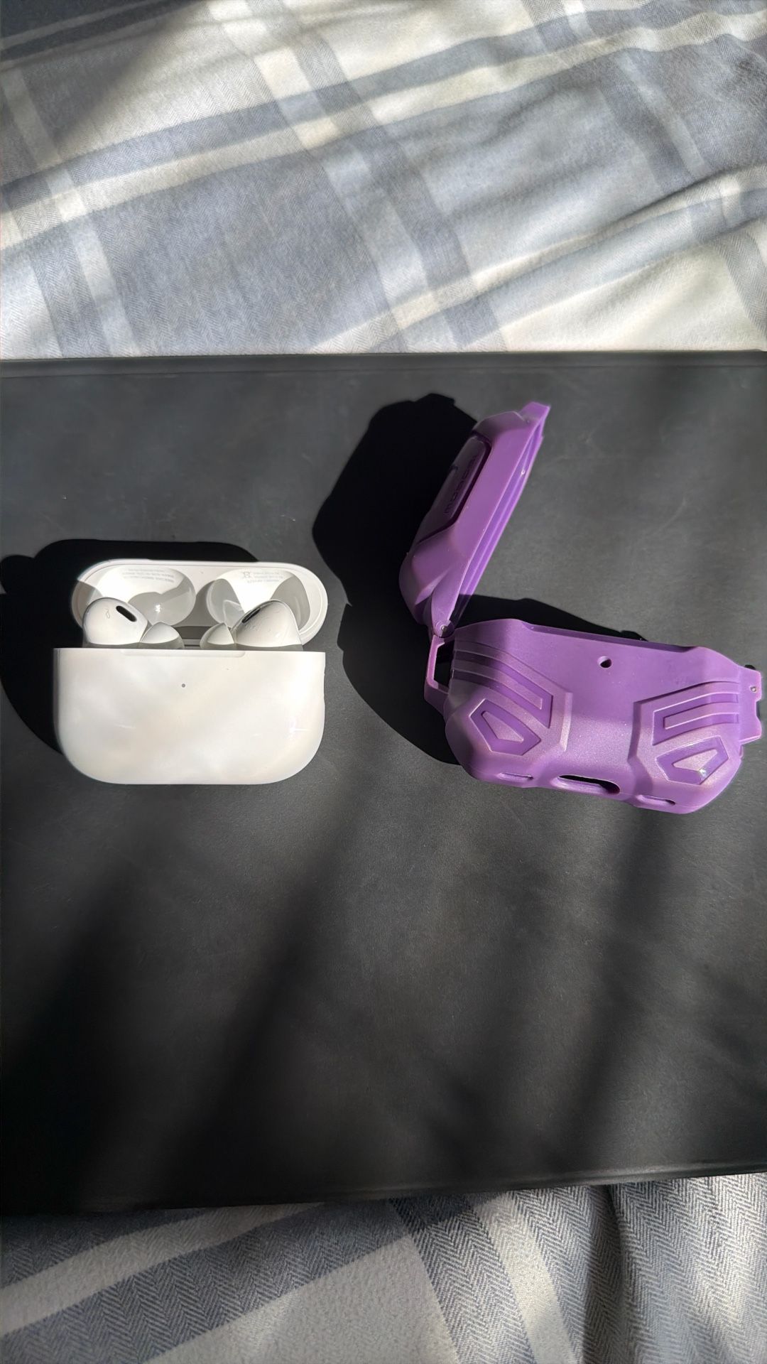 AirPod Pro 2nd Generation with Locking MOBOSI Case