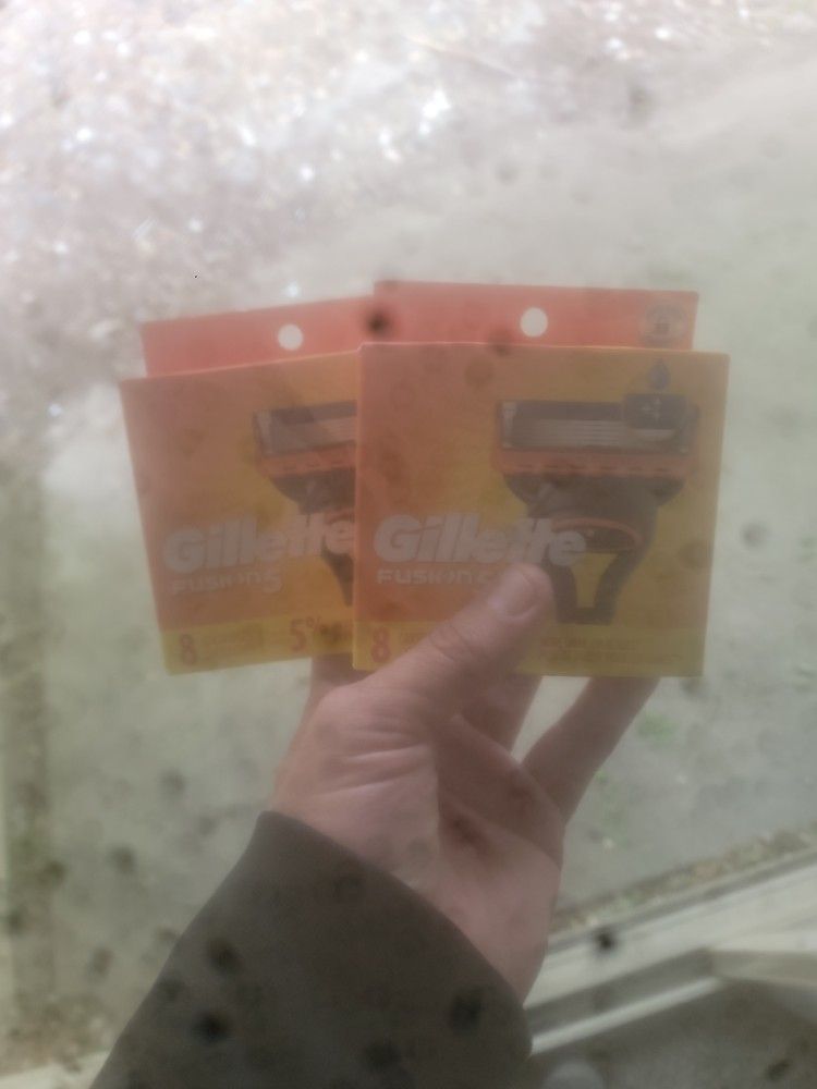 Gillette Fusion 5 Razor Blades [8 Count] 2 Boxes