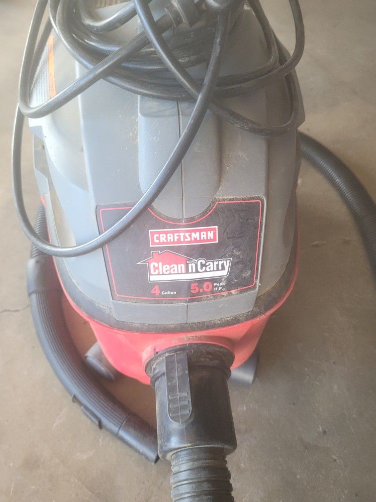 Craftsman 4 gallon Vacuum