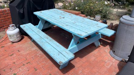 Classic solid wood picnic table